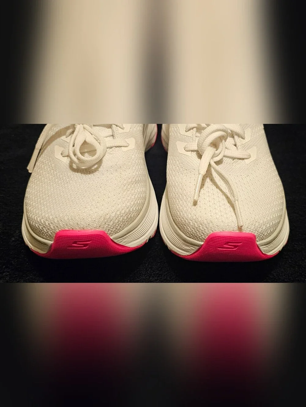 Skechers Max Cushioning Arch Fit sneakers